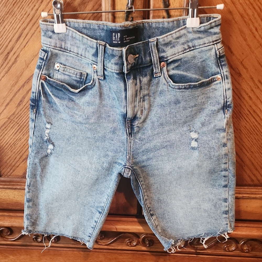 GAP Denim 9" Bermuda Short 0/25